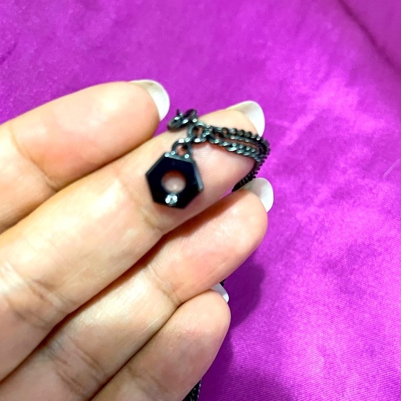 Marc Jacobs gunmetal and gold plated screw necklace. - Picture 3 of 9